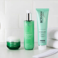 Biotherm Biosource Mousse Nettoyante Hydra-minérale Exfoliante Et Tonifiante Pour Peaux Normales à Mixtes -Célèbre Cosmétiques Magasin biosource mousse nettoyante hydra minerale exfoliante et tonifiante pour peaux normales a mixtes 2