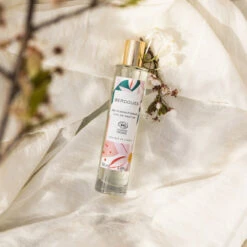Fleur De Jasmin & Amandier Eau De Parfum BIO -Célèbre Cosmétiques Magasin fleur de jasmin amandier eau de parfum bio 2