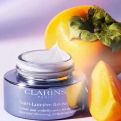 Clarins Nutri-Lumière Revive Crème Jour Embellissante Revitalisante -Célèbre Cosmétiques Magasin nutri lum revive 4